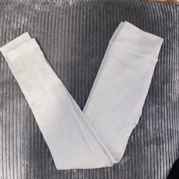 Bo and Tee seamless leggings size small - Picture 4 of 5